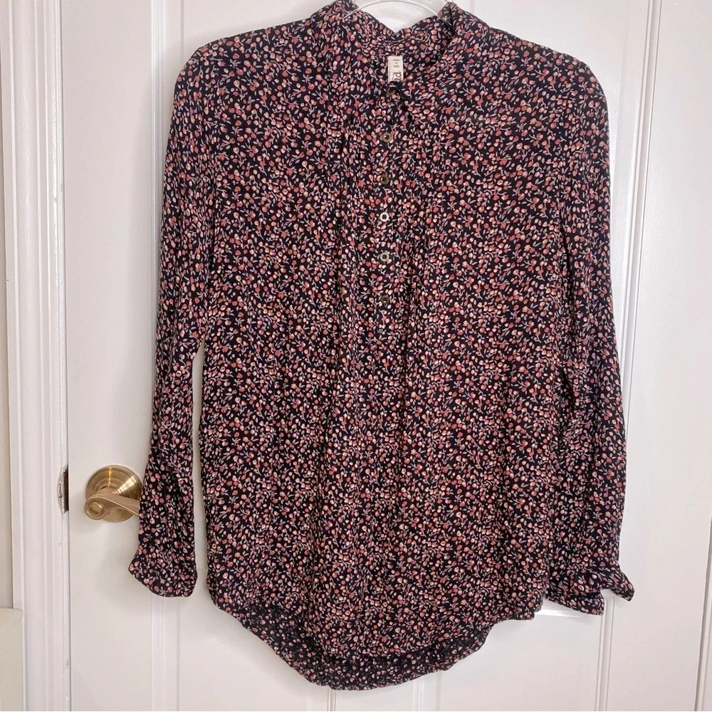 MUDD Women’s Button Down Rayon Gloral Black Res Blouse Top Tunic Button …